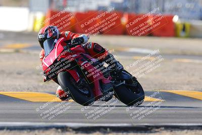 media/Dec-18-2022-SoCal Trackdays (Sun) [[8099a50955]]/Turn 2 (950am)/